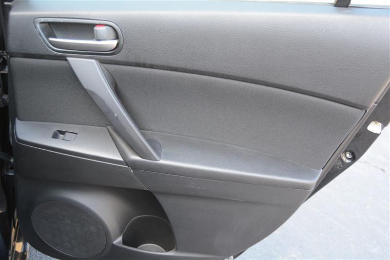 Mazda MAZDA3  2011