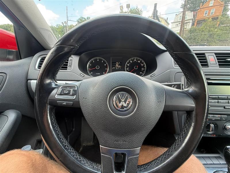 Volkswagen Jetta  2013