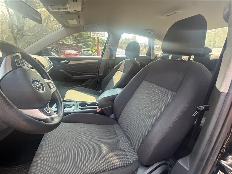 Volkswagen Jetta  2020