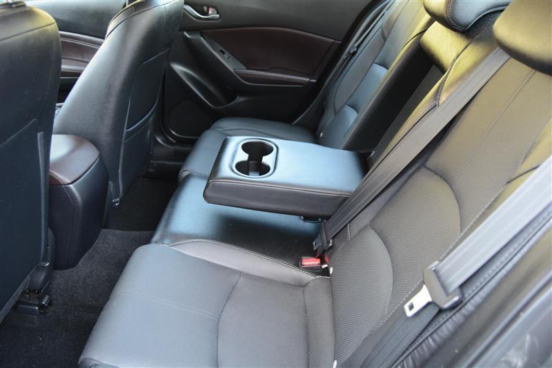 Mazda MAZDA3  2018