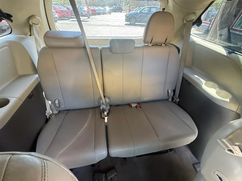 Toyota Sienna  2016