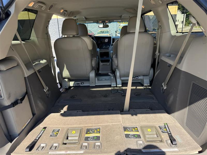 Toyota Sienna  2016