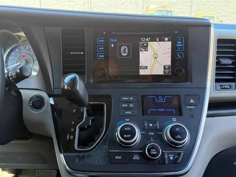 Toyota Sienna  2016