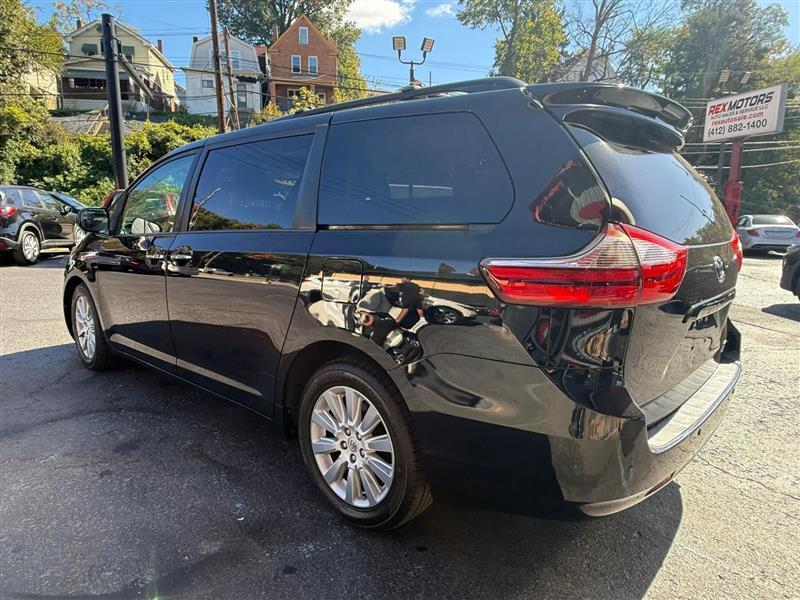 Toyota Sienna  2015
