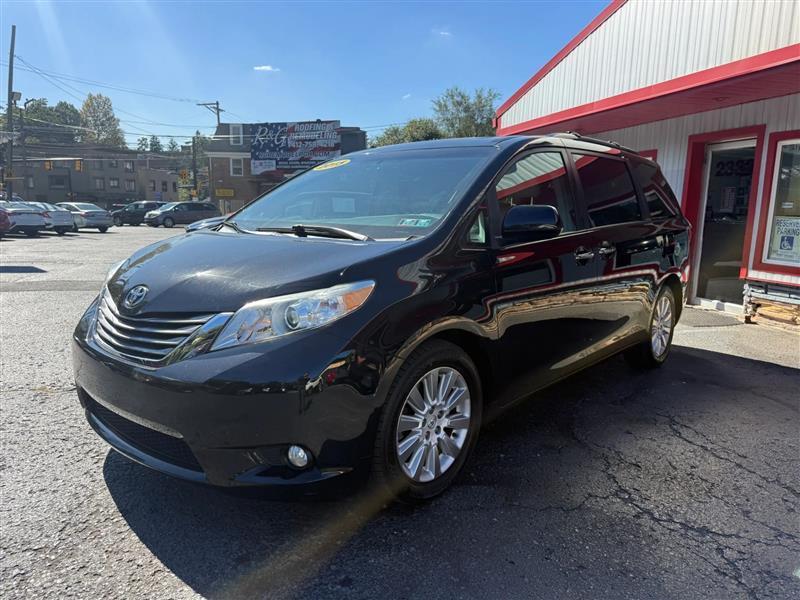 Toyota Sienna  2015