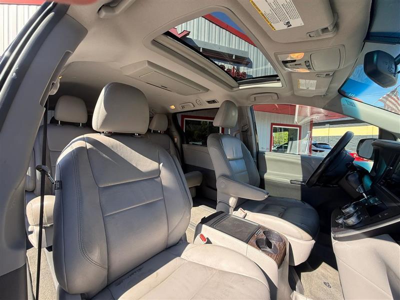 Toyota Sienna  2015