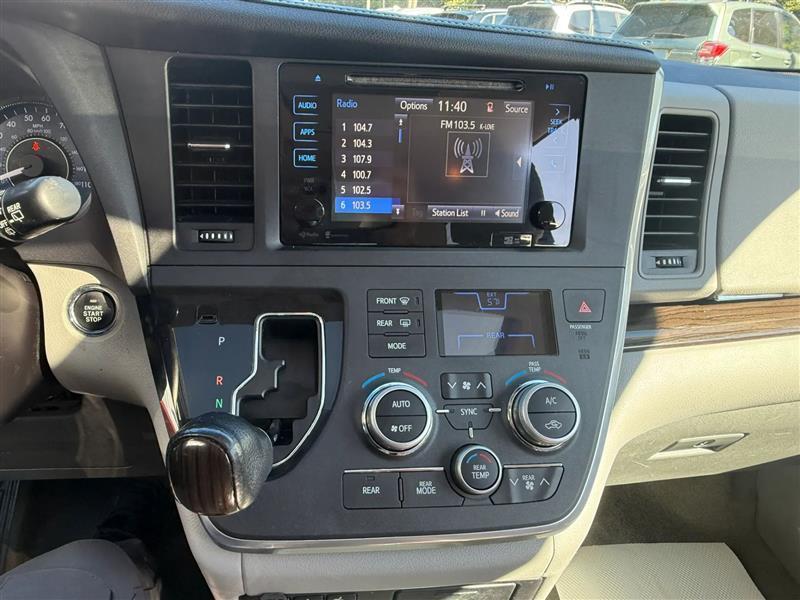 Toyota Sienna  2015
