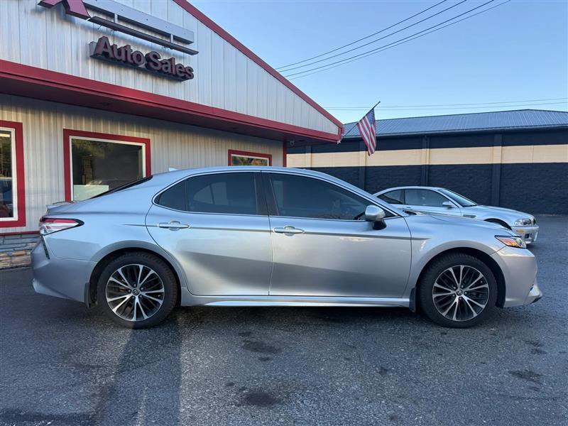Toyota Camry  2020