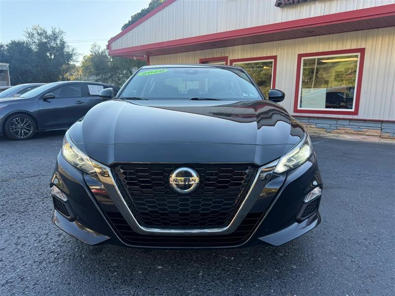 Nissan Altima  2020