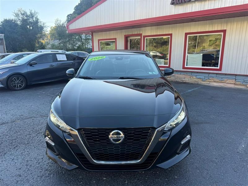Nissan Altima  2020
