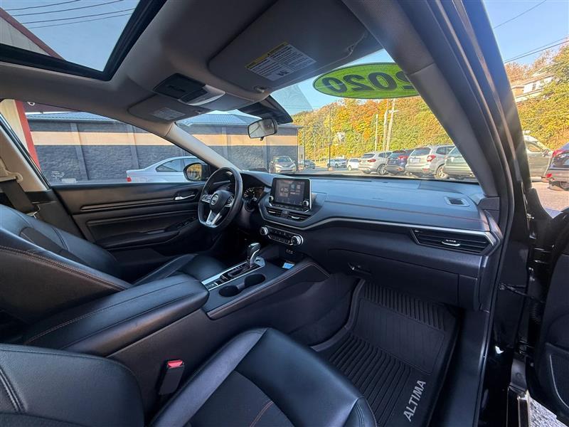 Nissan Altima  2020
