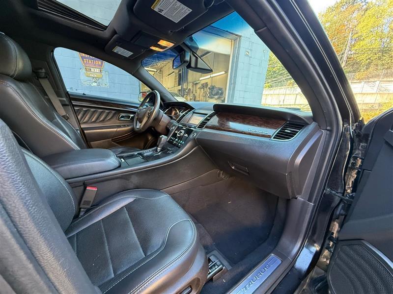 Ford Taurus  2019