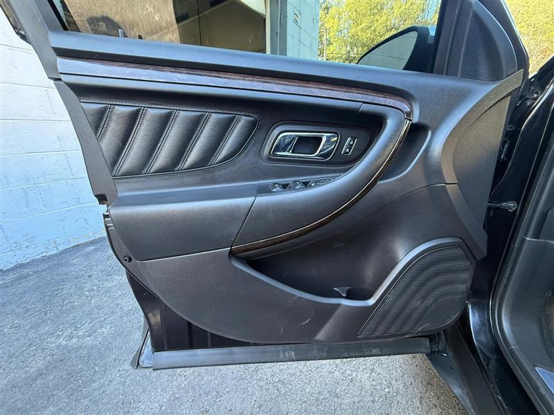 Ford Taurus  2019