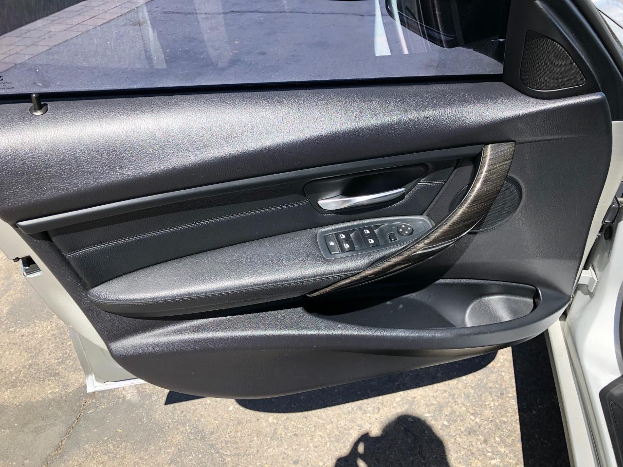 BMW 3-Series 320i Sedan 2015