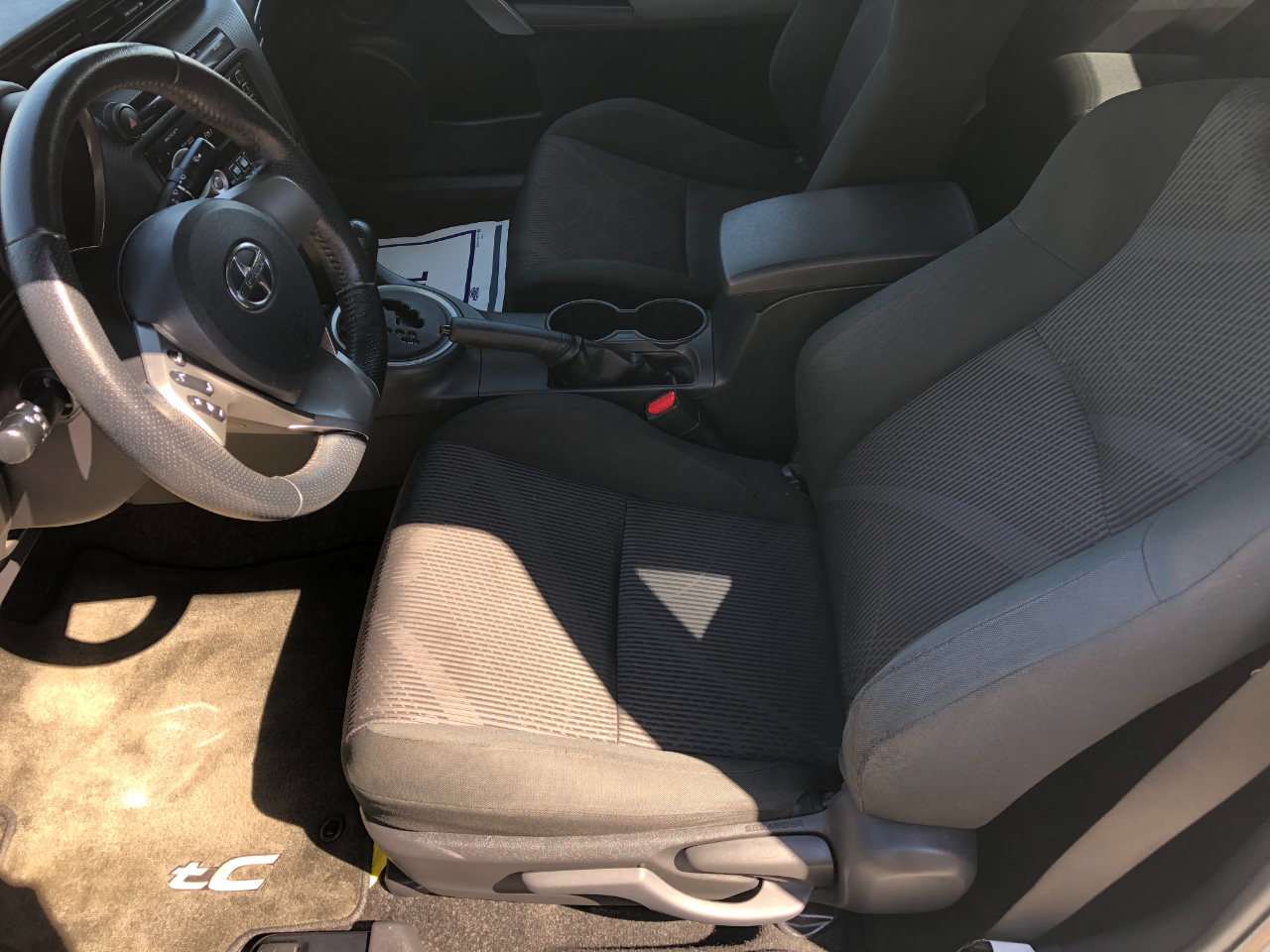 2011 Scion tC photo 9
