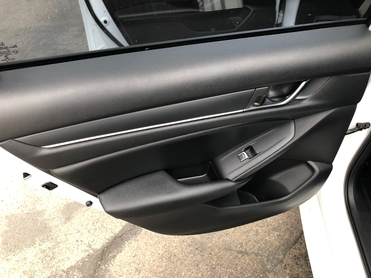 2019 Honda Accord LX photo 17