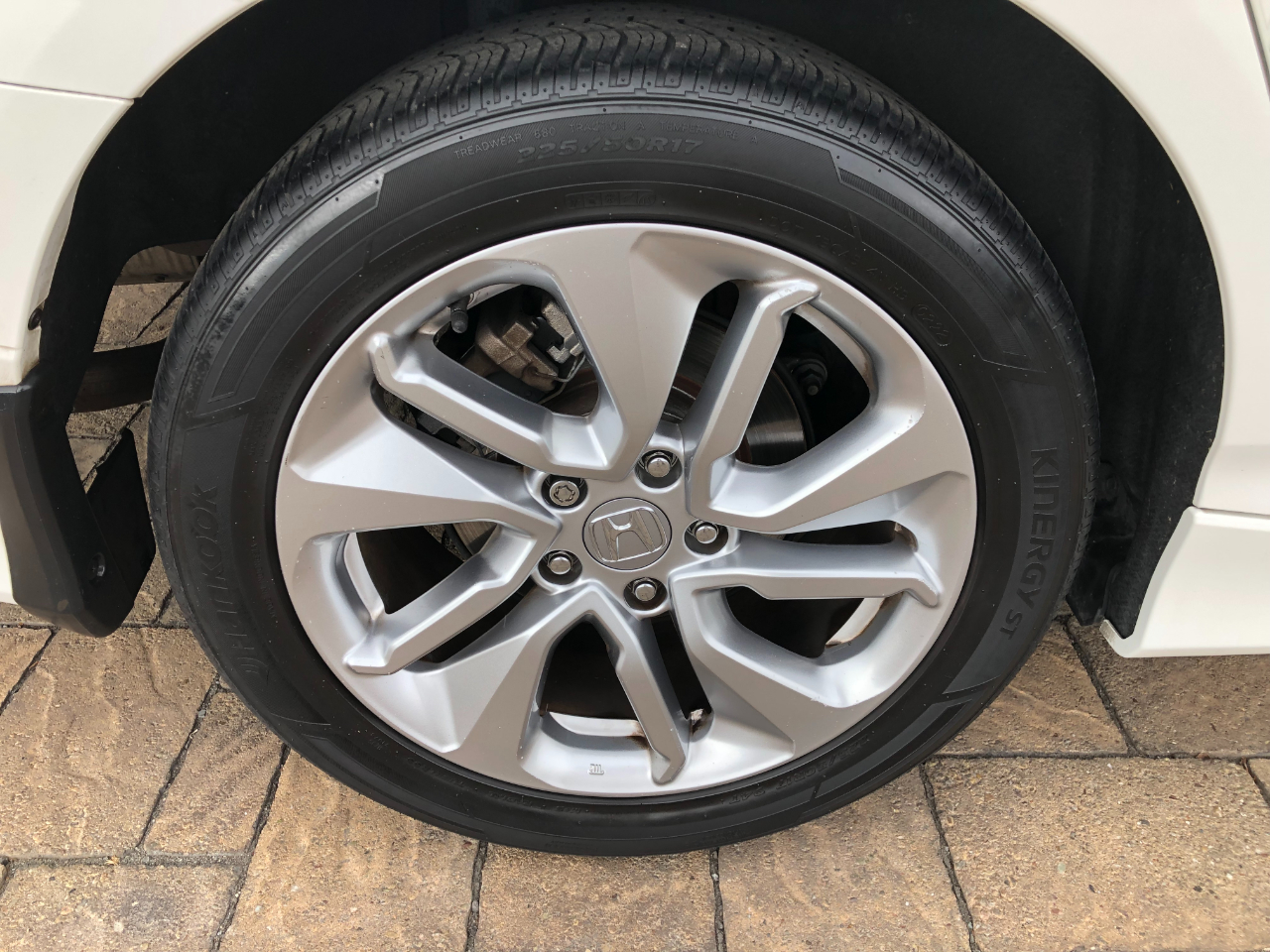 2019 Honda Accord LX photo 21