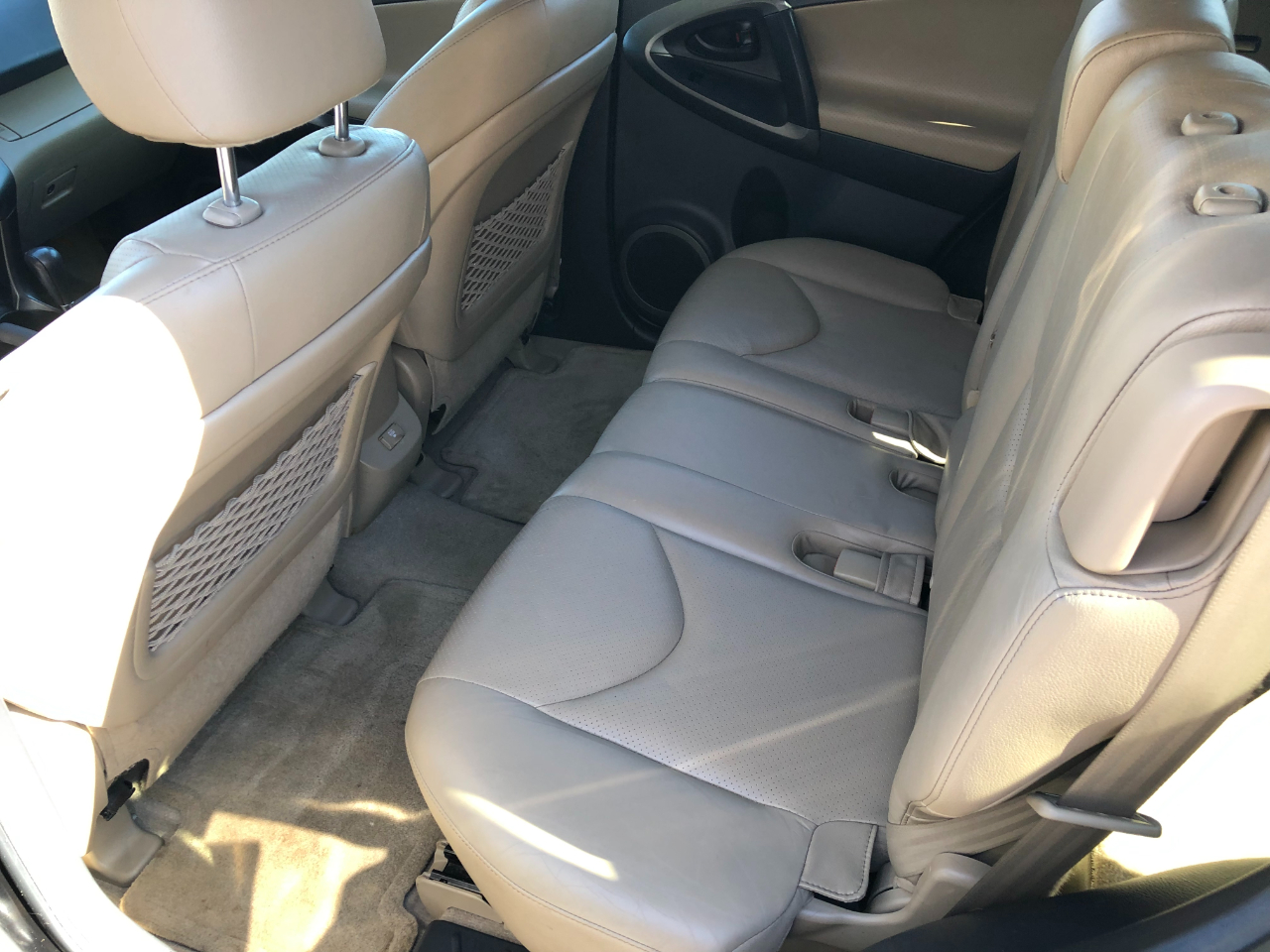 Toyota RAV4 Limited I4 4WD 2011