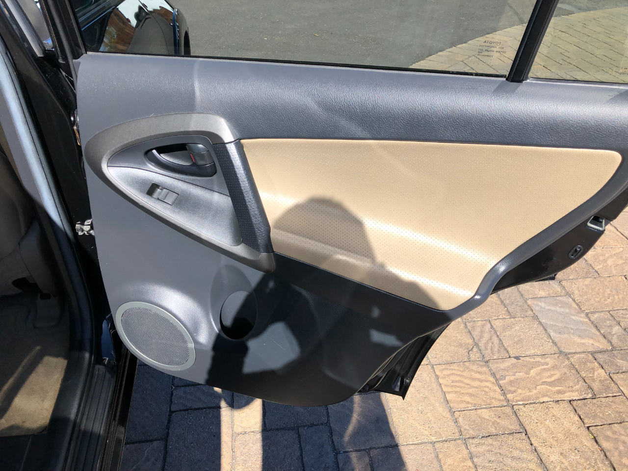 Toyota RAV4 Limited I4 4WD 2011