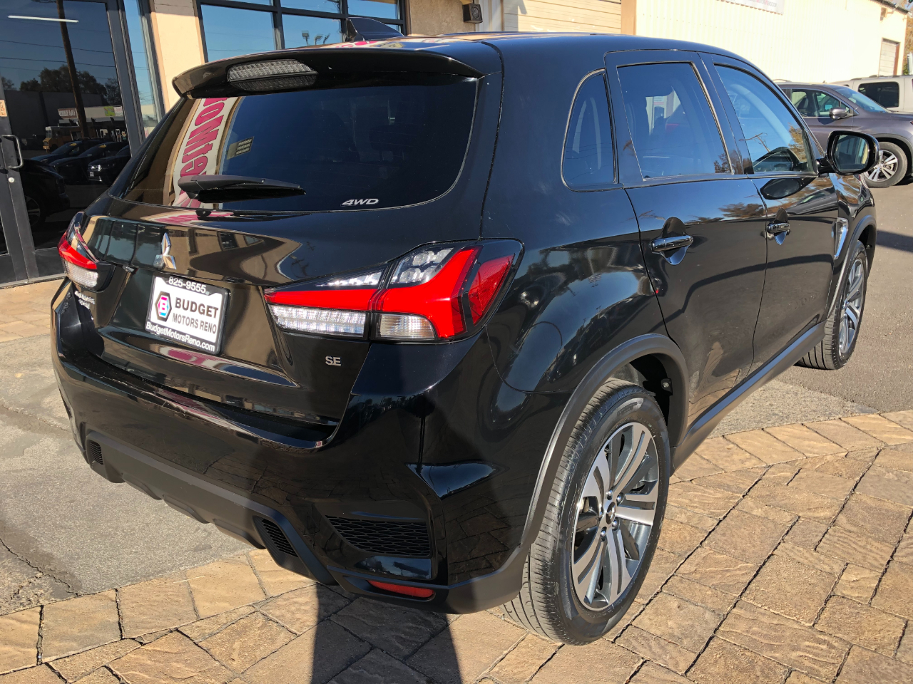 Mitsubishi Outlander Sport  2024