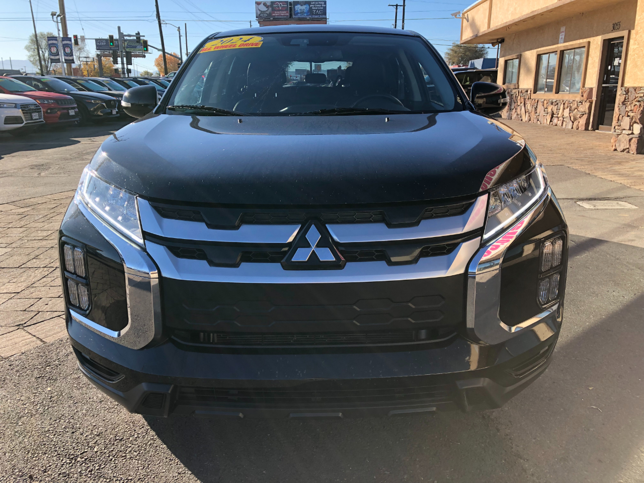 Mitsubishi Outlander Sport  2024