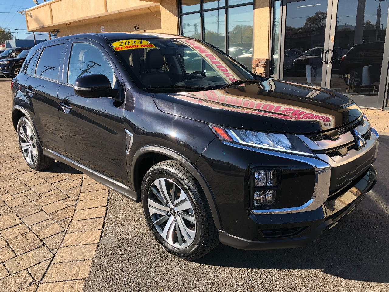 Mitsubishi Outlander Sport  2024