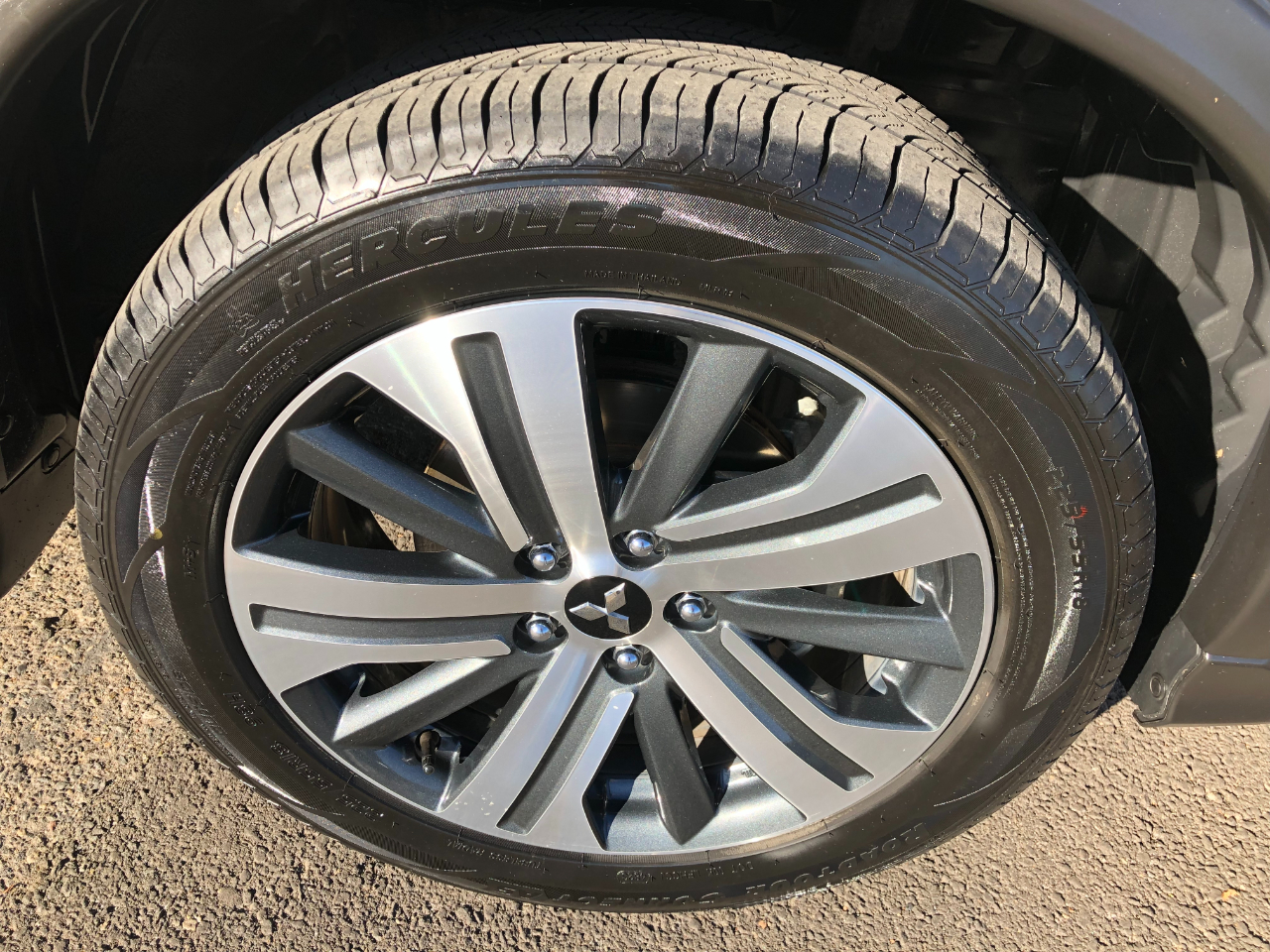 Mitsubishi Outlander Sport  2024