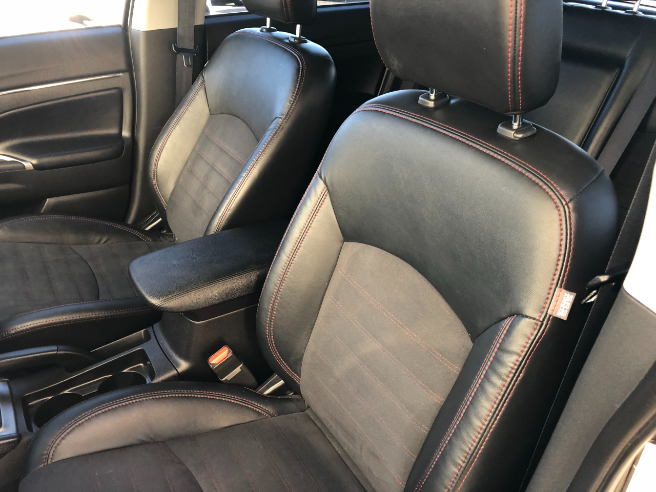 Mitsubishi Outlander Sport  2024