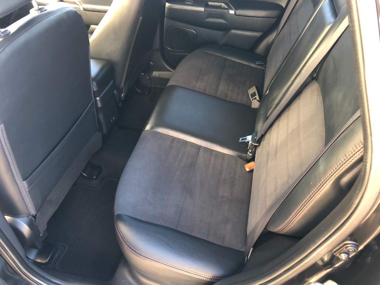 Mitsubishi Outlander Sport  2024