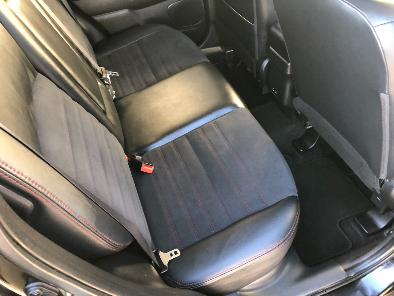 Mitsubishi Outlander Sport  2024