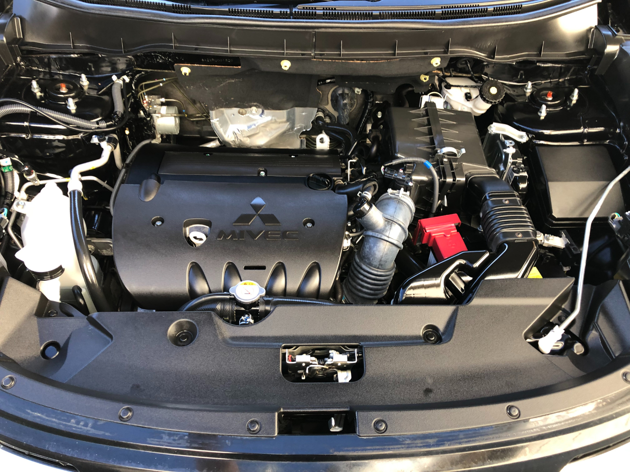 Mitsubishi Outlander Sport  2024