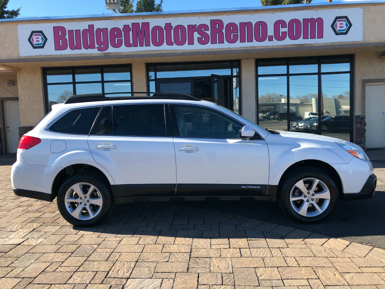 2013 Subaru Outback Premium's photo