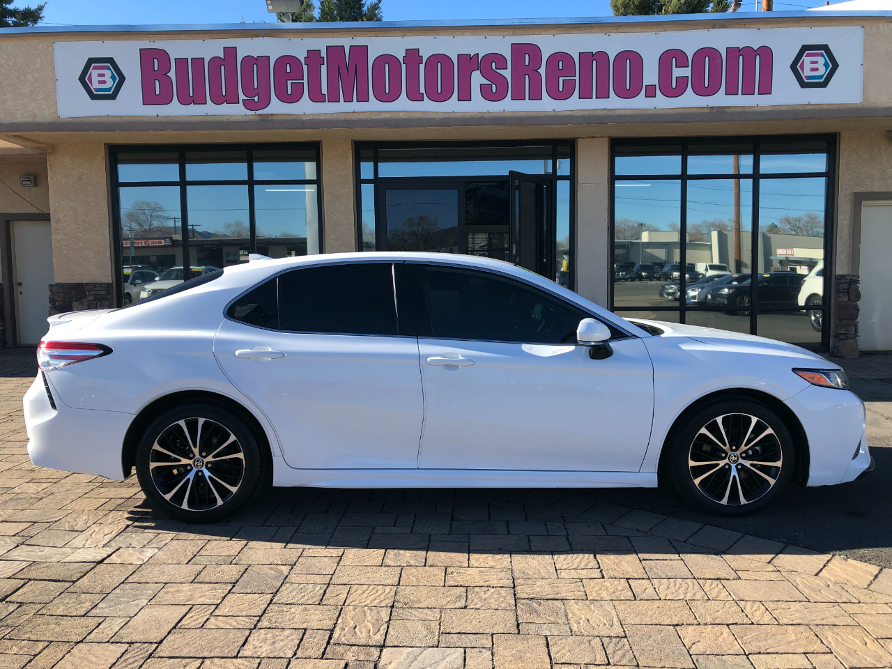 2020 Toyota Camry SE