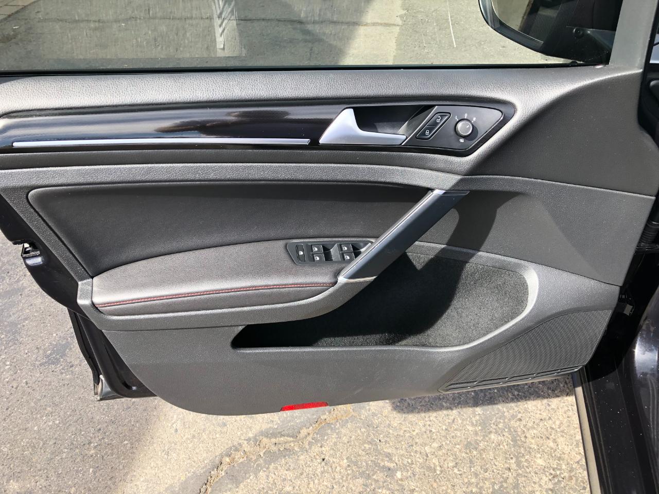 Volkswagen GTI Autobahn 6A 4-Door 2015