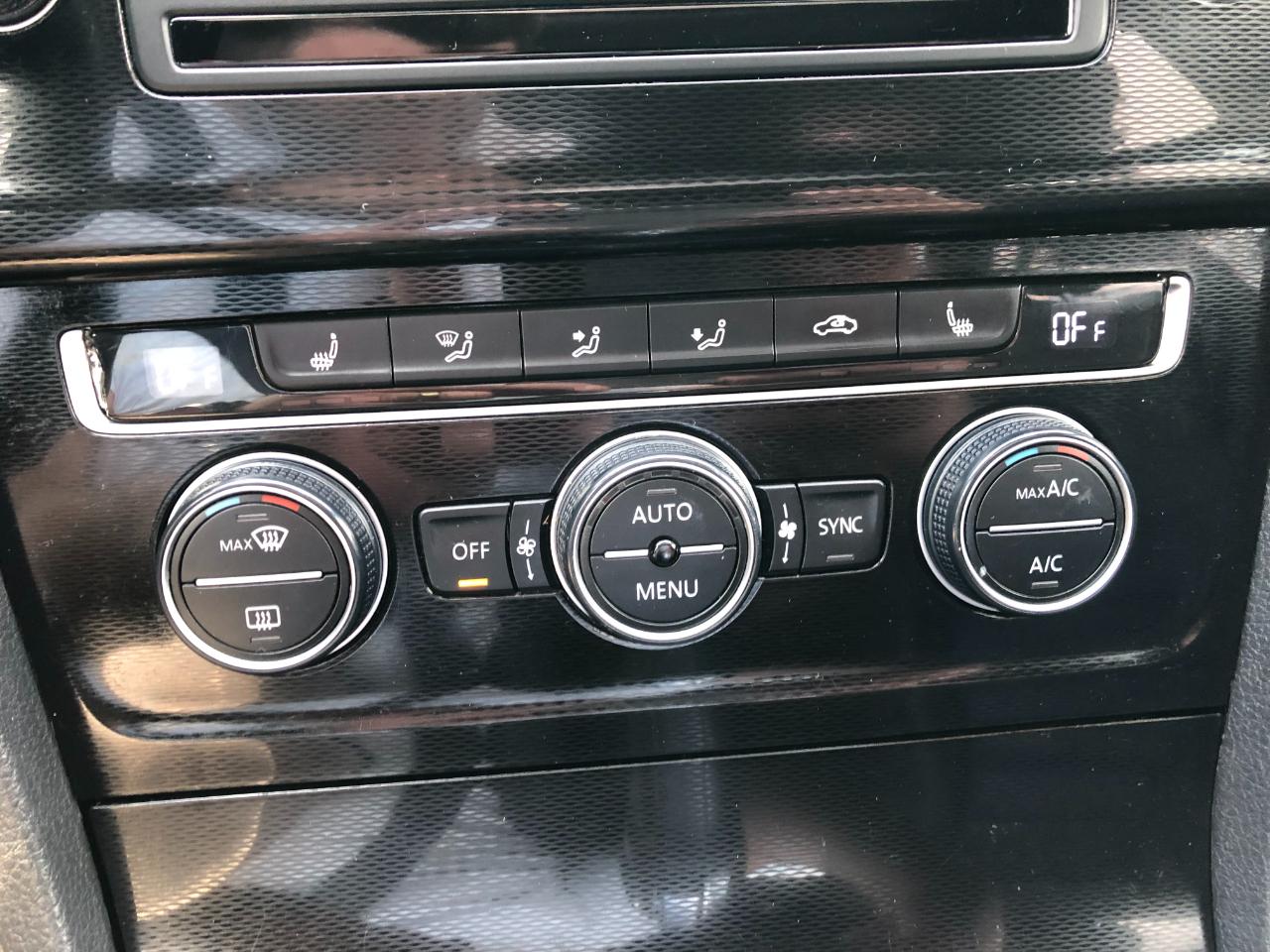 Volkswagen GTI Autobahn 6A 4-Door 2015