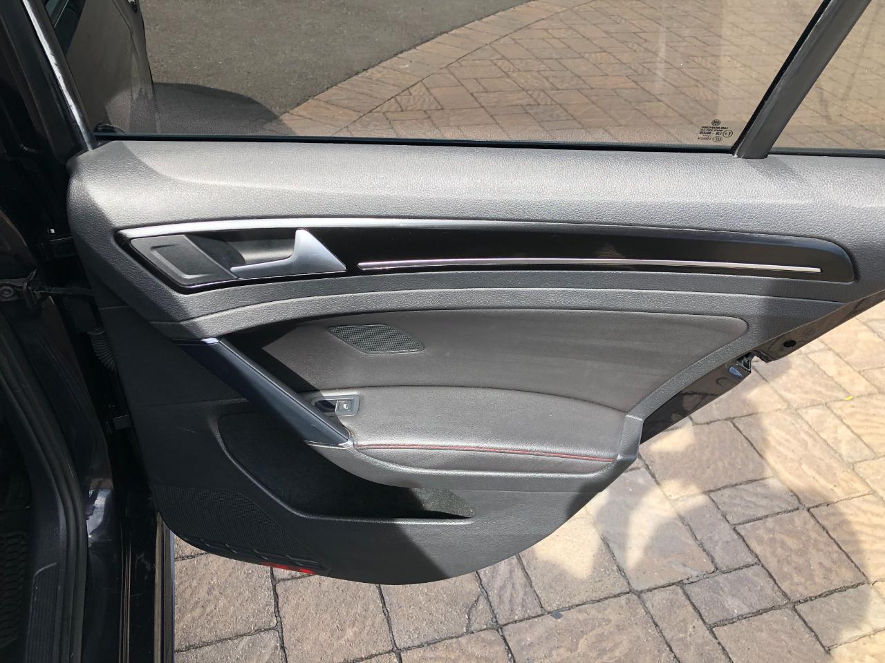 Volkswagen GTI Autobahn 6A 4-Door 2015