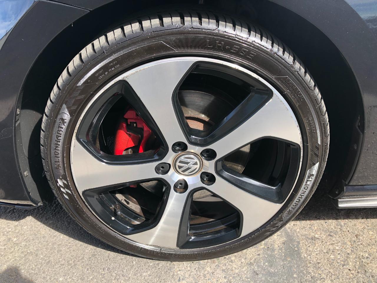 Volkswagen GTI Autobahn 6A 4-Door 2015