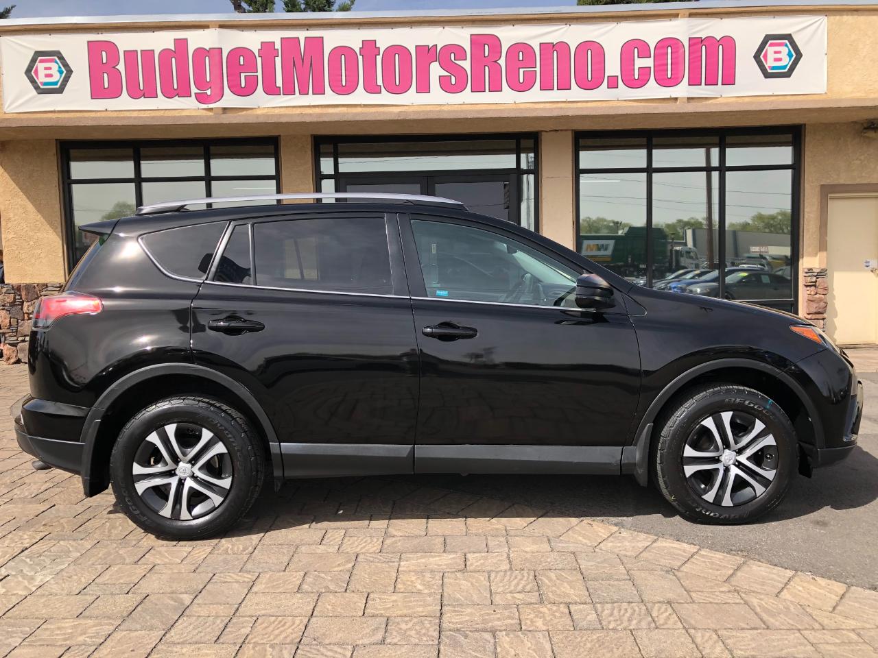Toyota RAV4 LE AWD 2017