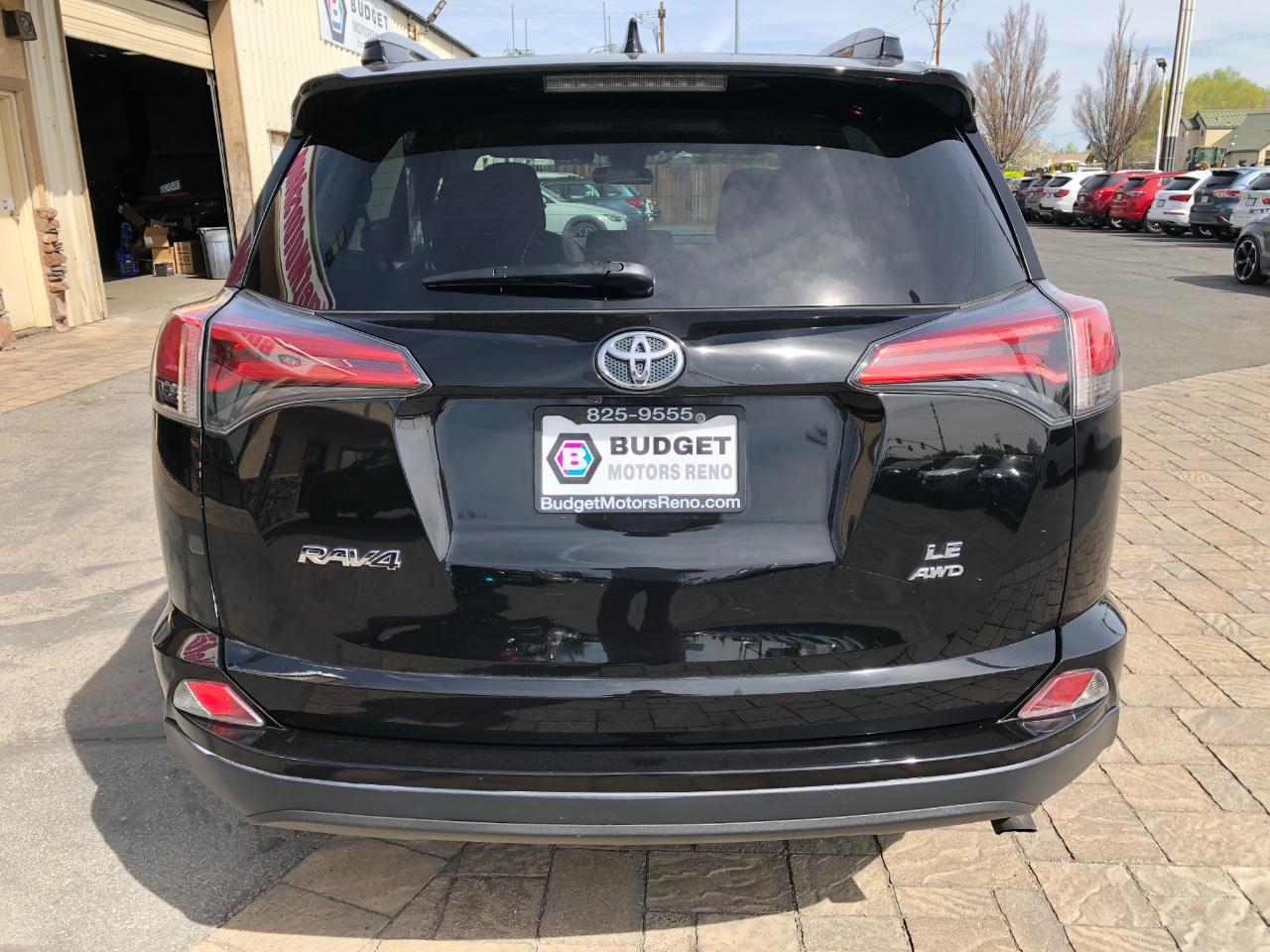 Toyota RAV4 LE AWD 2017