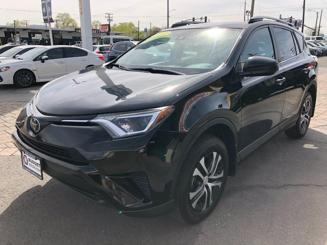 Toyota RAV4 LE AWD 2017