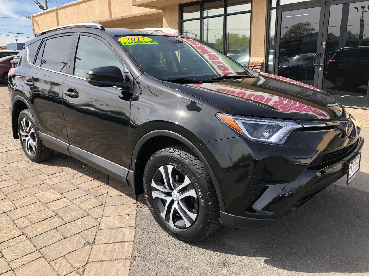 Toyota RAV4 LE AWD 2017