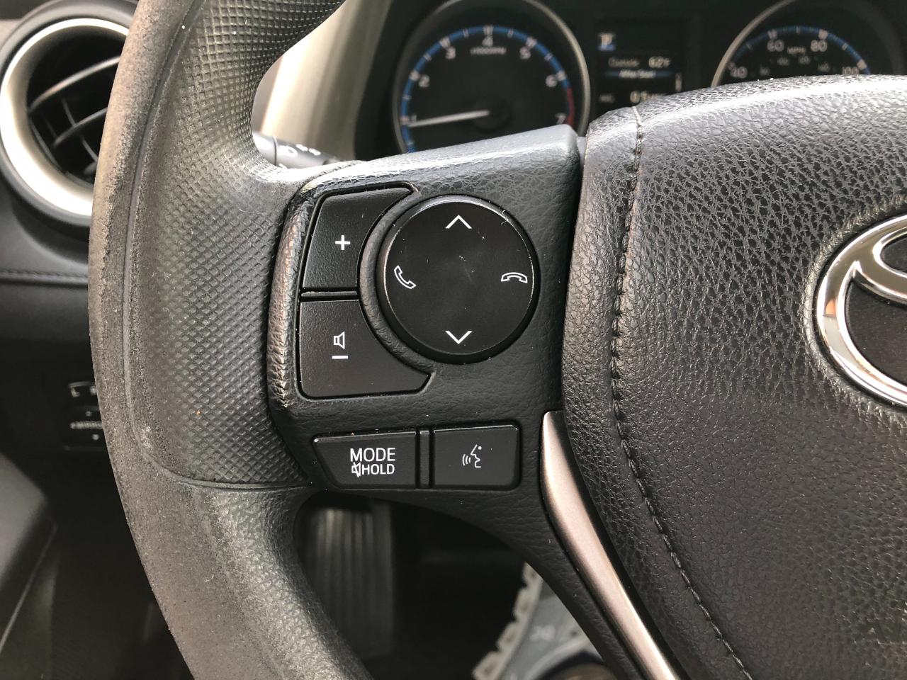 Toyota RAV4 LE AWD 2017