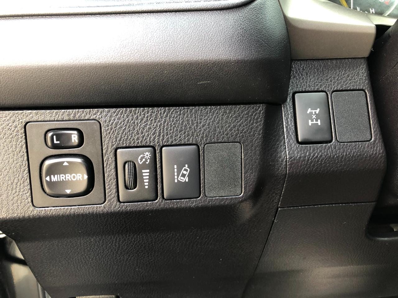 Toyota RAV4 LE AWD 2017