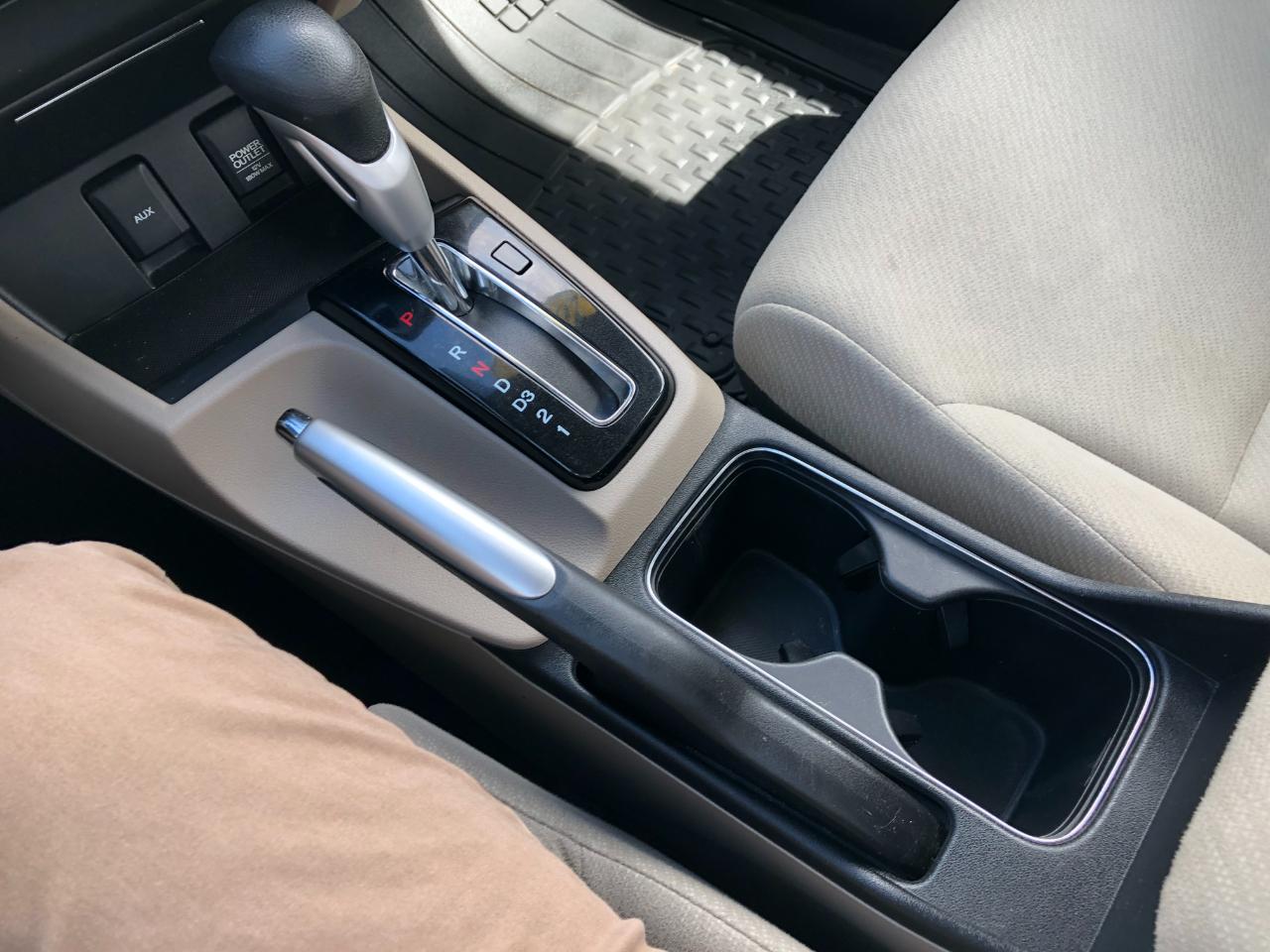 Honda Civic EX Sedan 5-Speed AT 2013