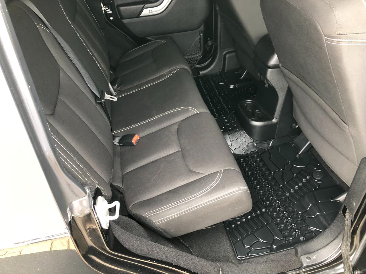 Jeep Wrangler Unlimited Rubicon 4WD 2015