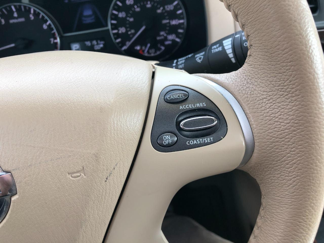 Nissan Pathfinder SL 4WD 2013