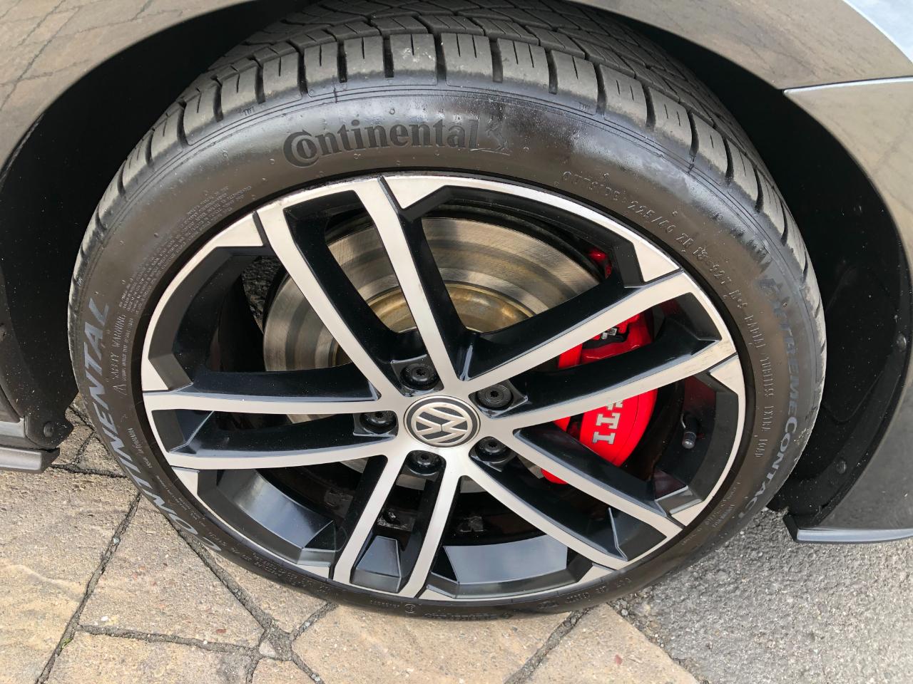 Volkswagen Golf GTI S 6A 4-Door 2017