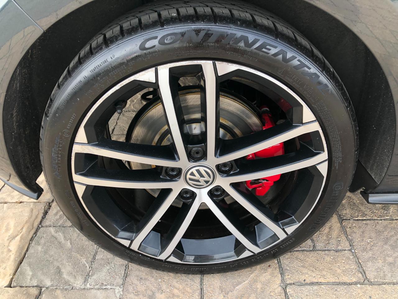 Volkswagen Golf GTI S 6A 4-Door 2017