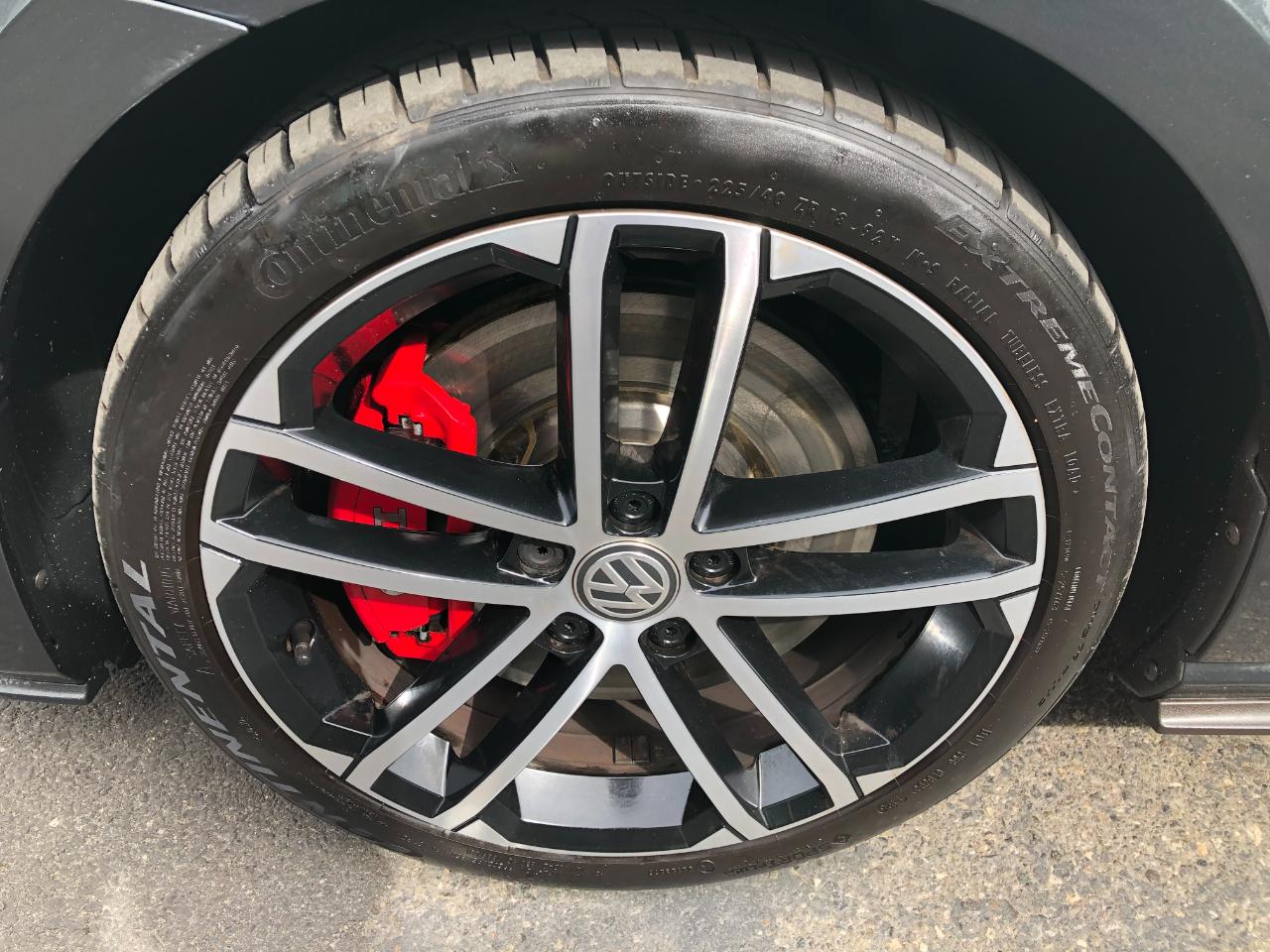 Volkswagen Golf GTI S 6A 4-Door 2017