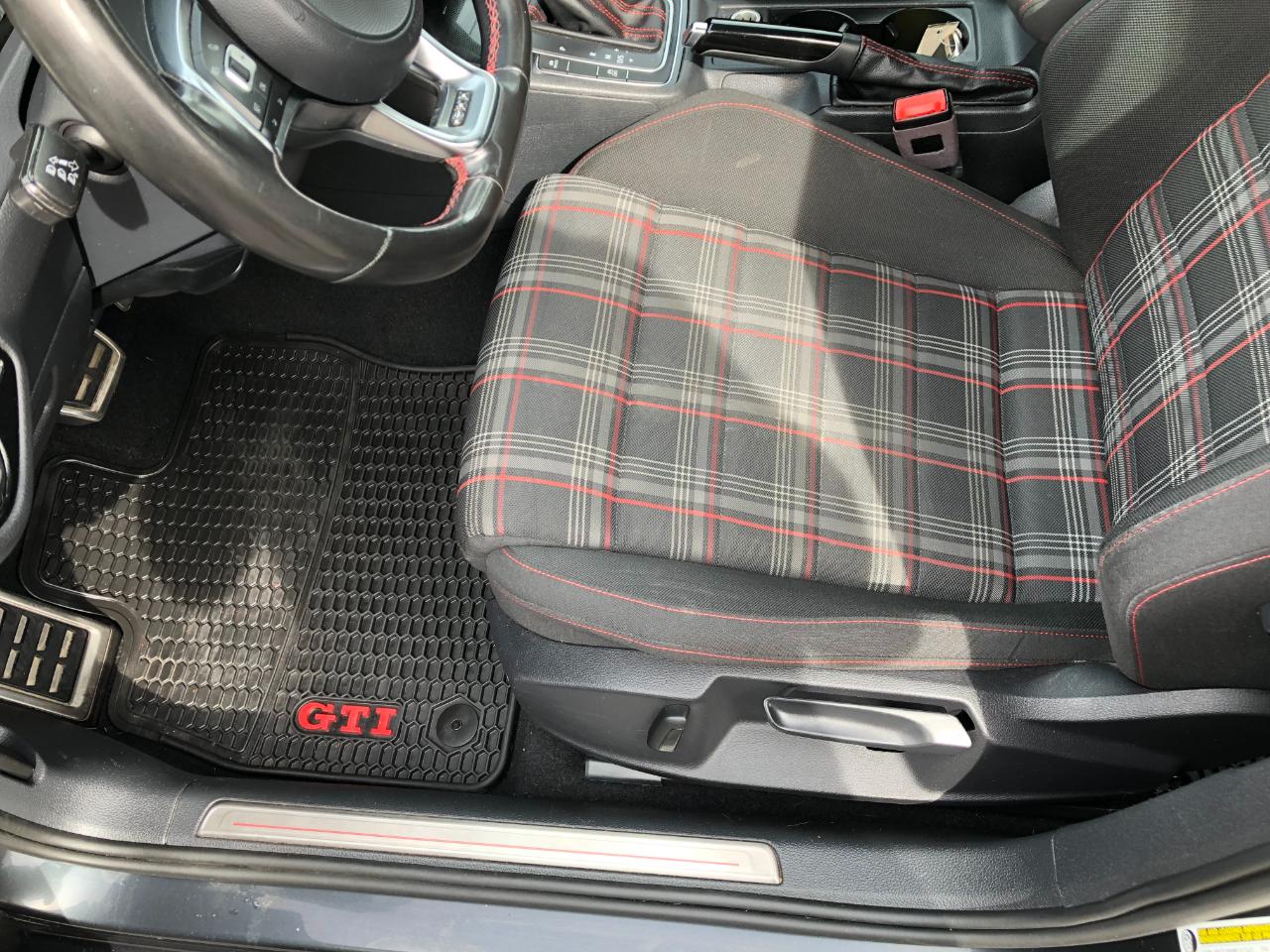 Volkswagen Golf GTI S 6A 4-Door 2017